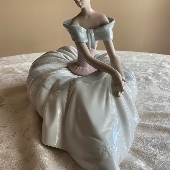 RETIRED NAO by LLADRO - Picture 2 of 8